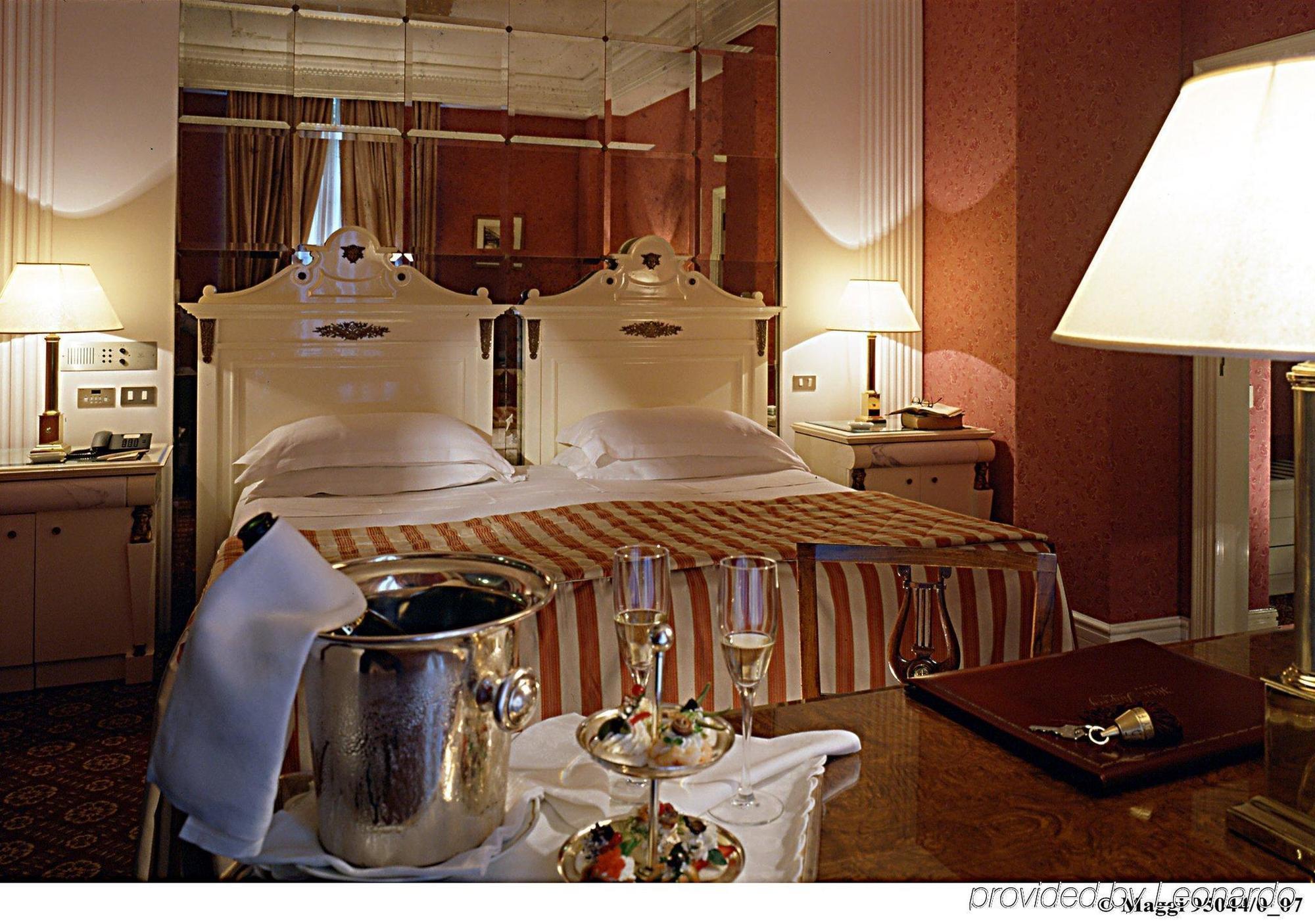 Hotel Regency - Small Luxury Hotels Of The World Firenze Værelse billede